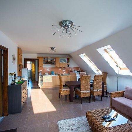 Marilyn Apartman Gyenesdiás Buitenkant foto