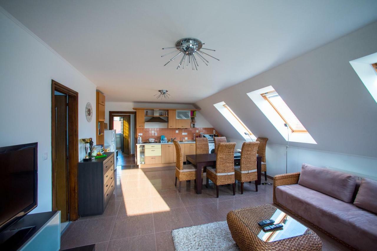 Marilyn Apartman Gyenesdiás Buitenkant foto